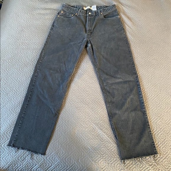 Levi’s Relaxes Fit - Picture 1 of 2